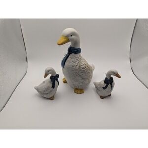 Vtg Adorable Ceramic Geese Family Figurines Mother Goslings Blue Bows Farmhouse